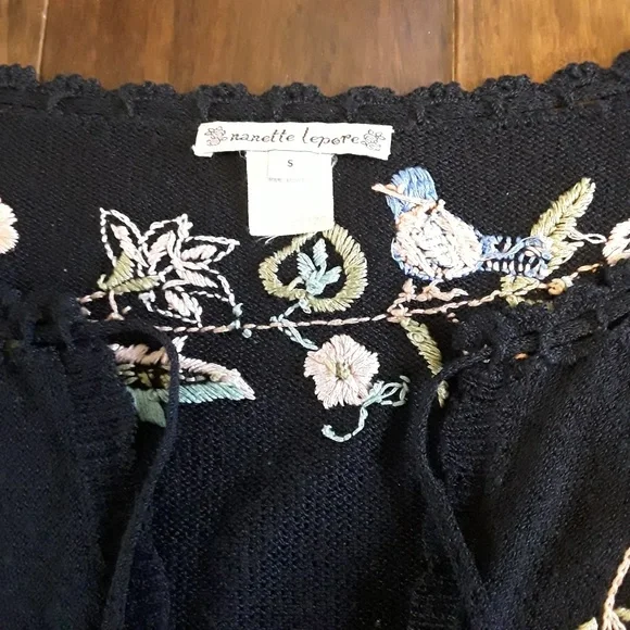 - ⭐️⭐️- Nanette Lepore floral Lovesong embroidered cardigan.. RARE find. - Picture 8 of 8